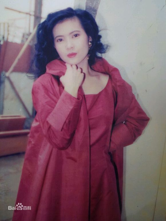 最新蓝洁瑛(Yammie Lam)壁纸