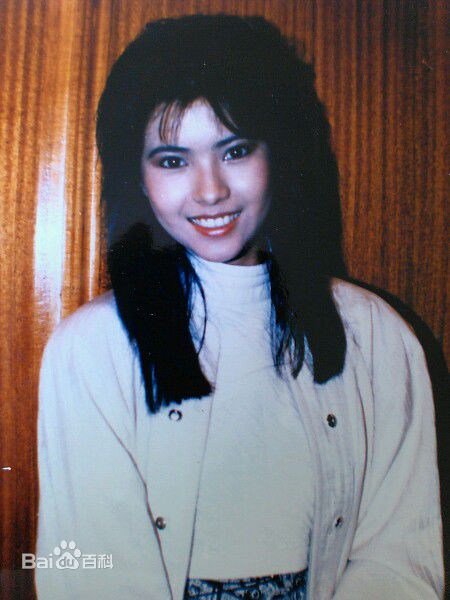 最新蓝洁瑛(Yammie Lam)壁纸