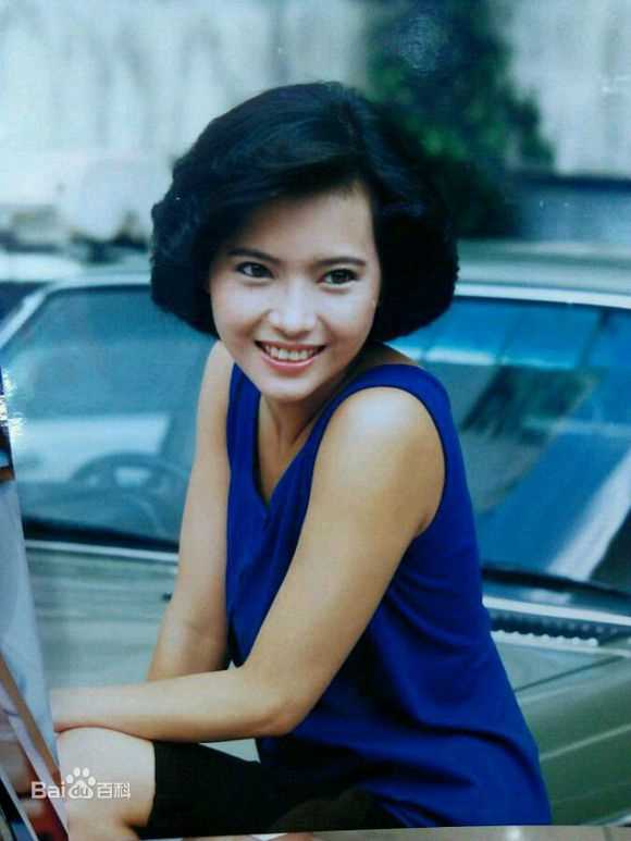 最新蓝洁瑛(Yammie Lam)壁纸