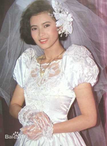 蓝洁瑛(Yammie Lam)前后照片