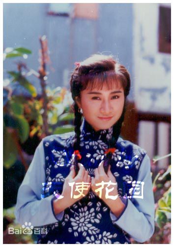 周秀兰(Elanie Chow)时装照壁纸壁纸