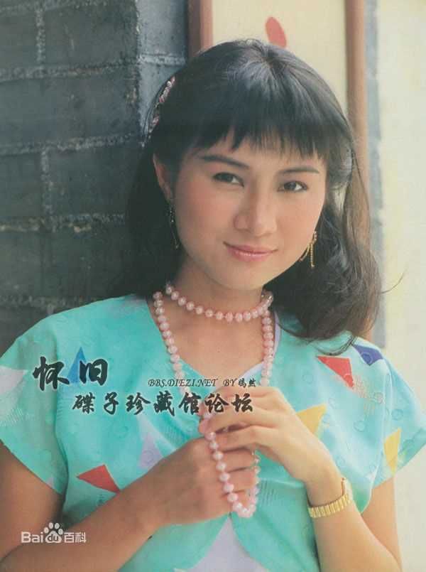 周秀兰(Elanie Chow)时装照壁纸壁纸