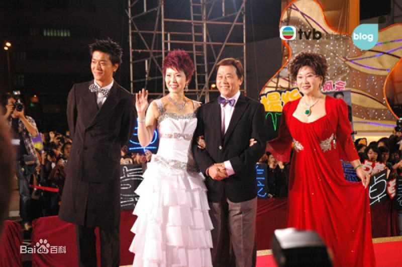 李司棋(Louise Lee)在社会活动中的性感图片图集