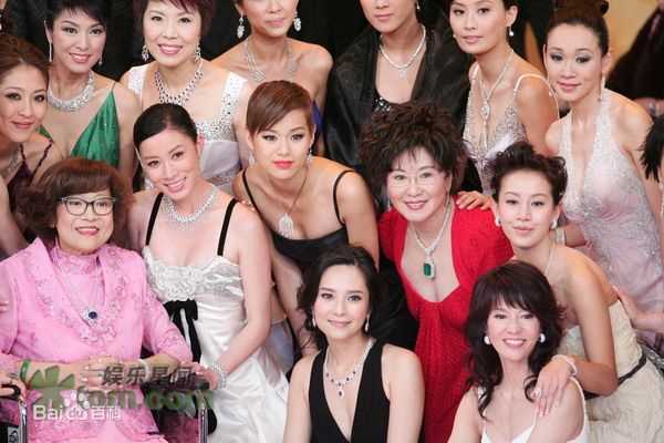 李司棋(Louise Lee)在社会活动中的性感图片图集