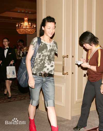 卢敏仪(LO MAN YEE)出席活动照前后照片