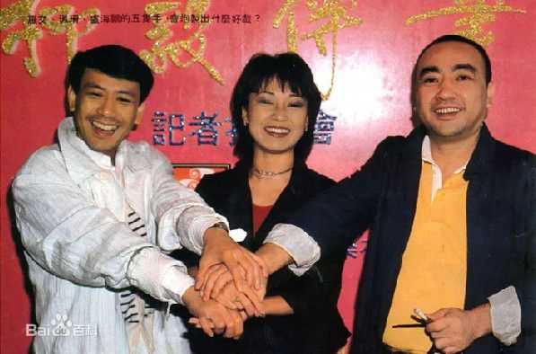 罗文(Roman，Tam)与亲友在一起性感图片图集