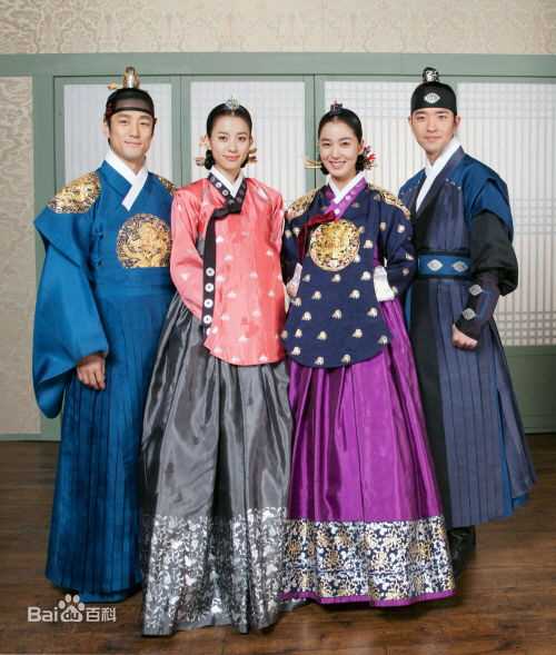 最新池珍熙()在《同伊》饰演肃宗中的壁纸