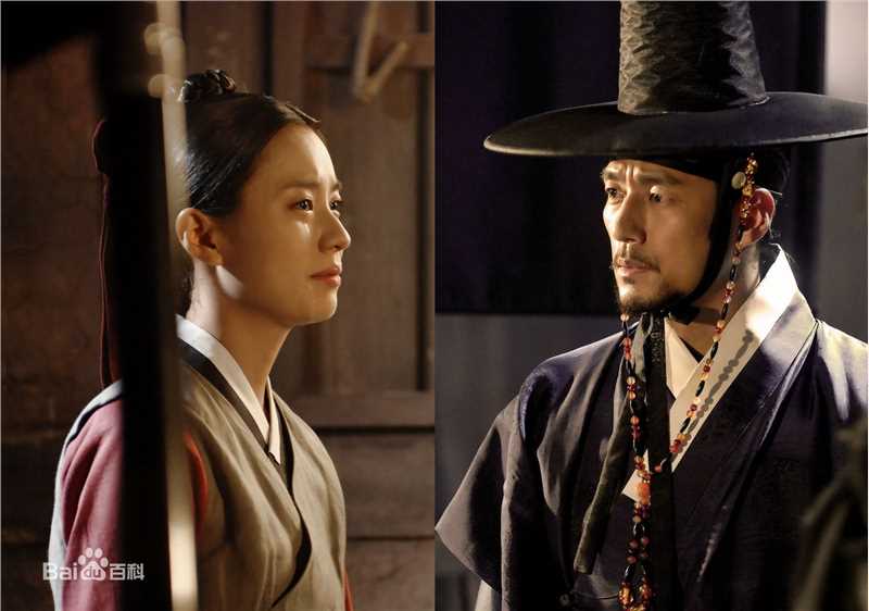 最新池珍熙()在《同伊》饰演肃宗中的壁纸