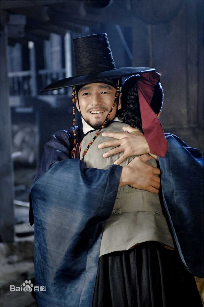 最新池珍熙()在《同伊》饰演肃宗中的壁纸