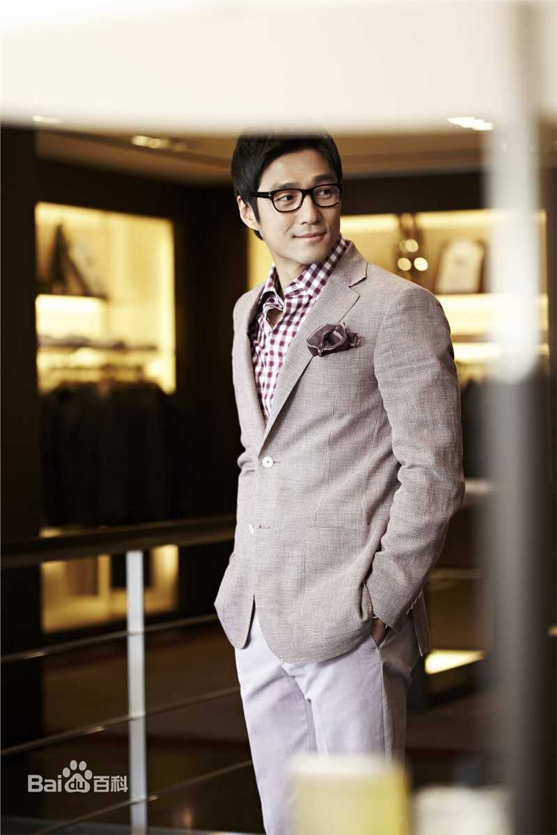 池珍熙()最新杂志图集