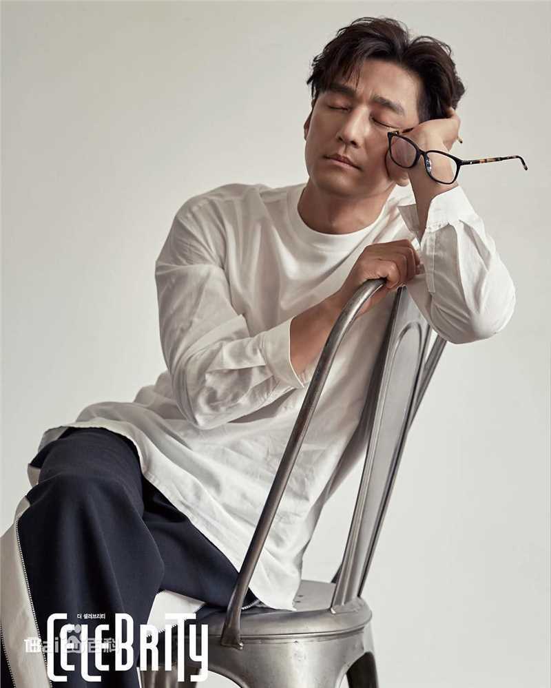 池珍熙()杂志照