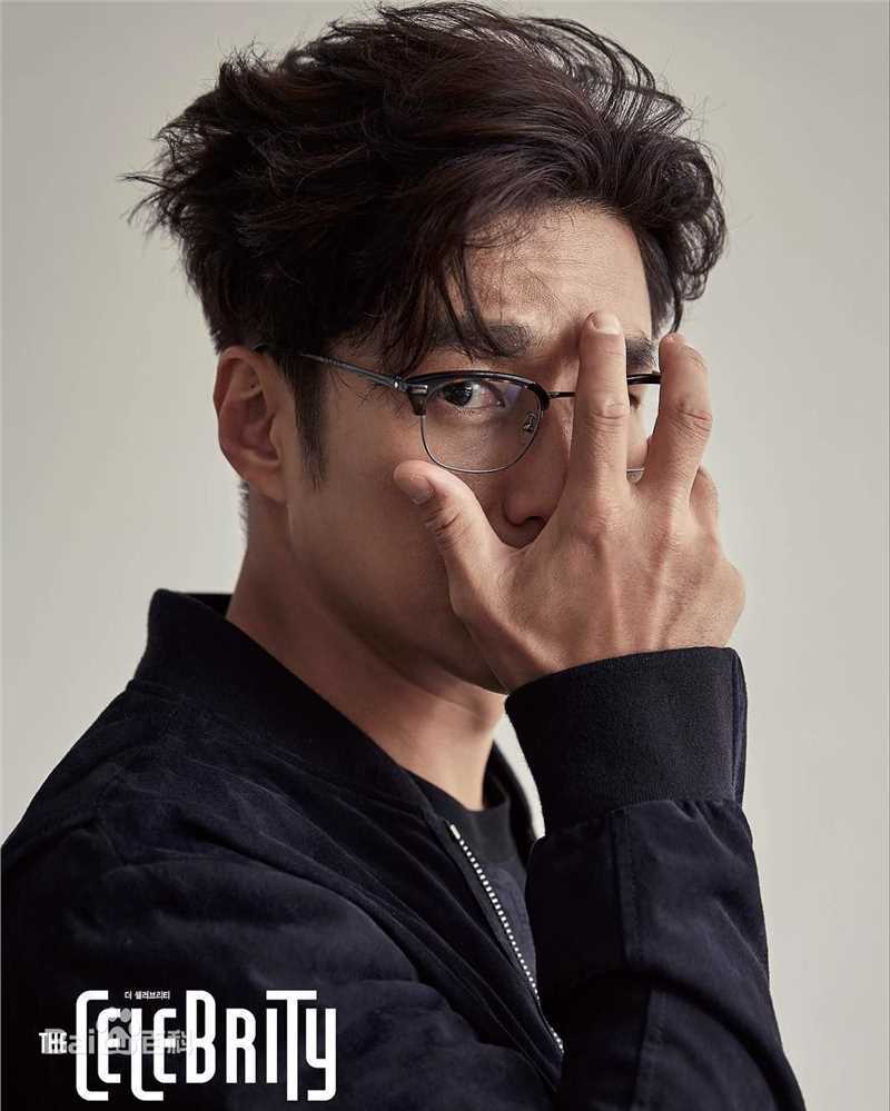 池珍熙()杂志照