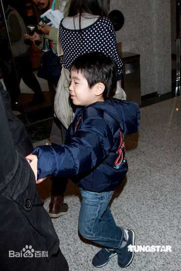 池珍熙()精彩图册