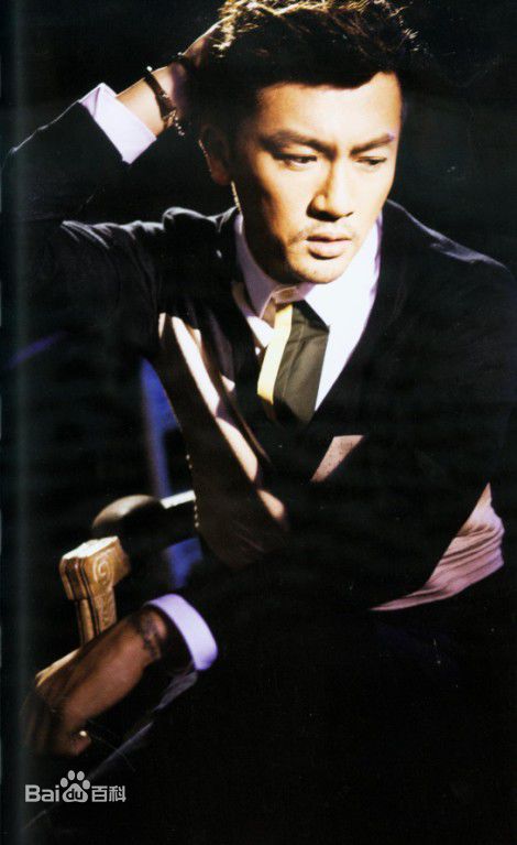 苏有朋(Alec Su)2013EGOU宣传册壁纸壁纸