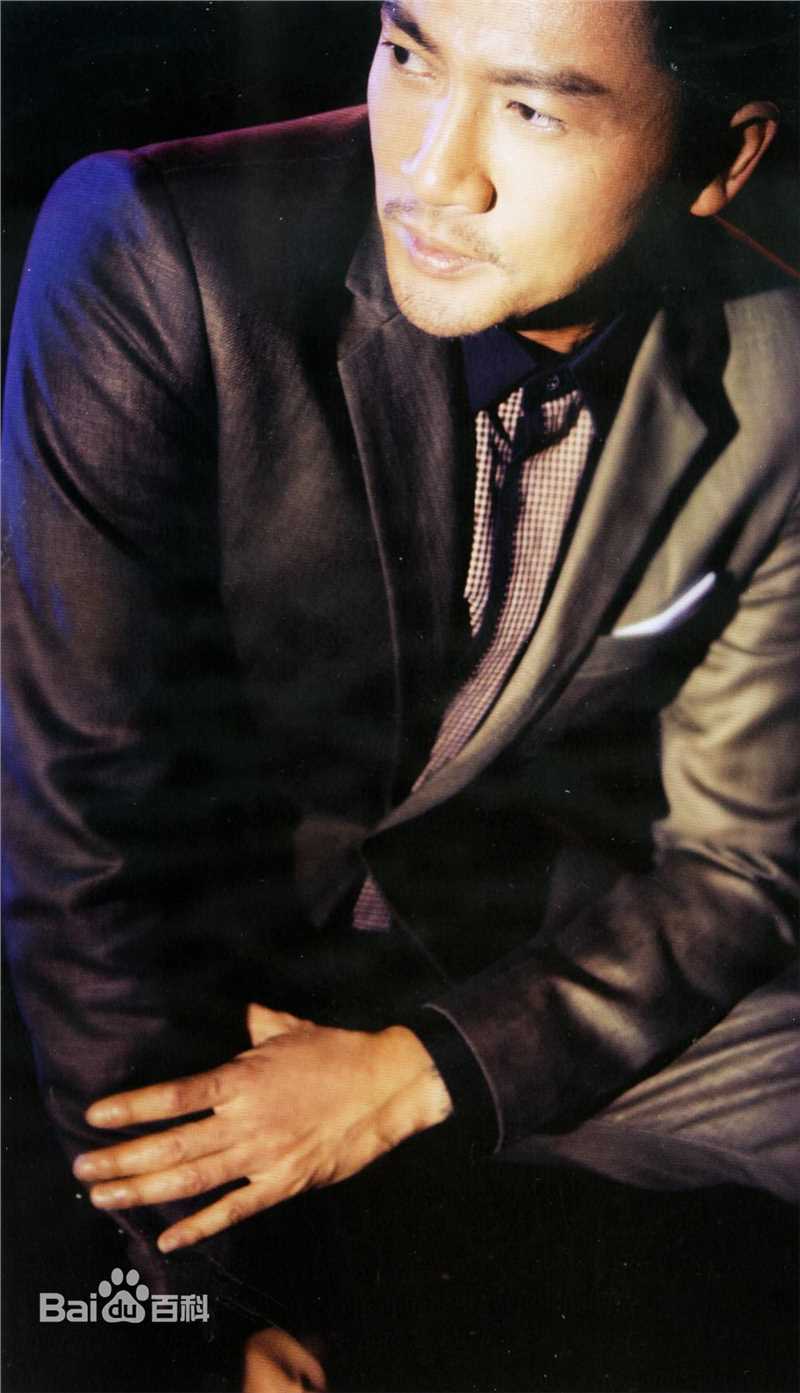 苏有朋(Alec Su)2013EGOU宣传册壁纸壁纸