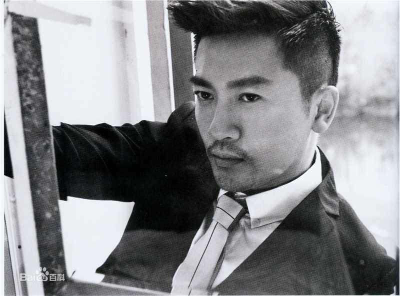 苏有朋(Alec Su)2013EGOU宣传册壁纸壁纸