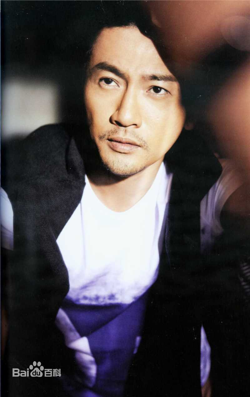 苏有朋(Alec Su)2013EGOU宣传册壁纸壁纸