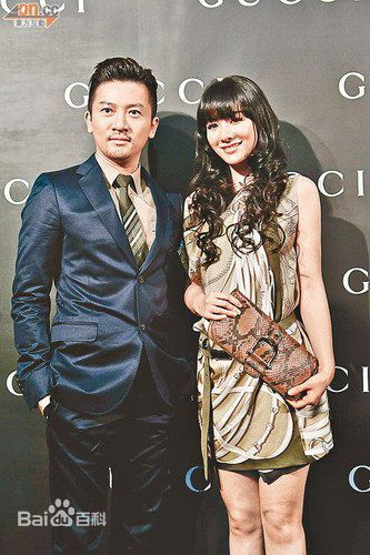 苏有朋(Alec Su)黄奕与一同出席新店开幕活动图片图册