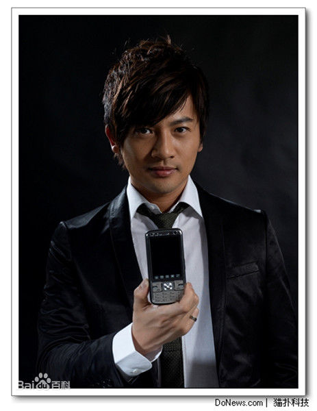 苏有朋(Alec Su)为创维手机拍摄宣传照图册