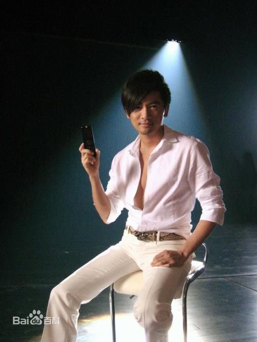 苏有朋(Alec Su)为创维手机拍摄宣传照图册