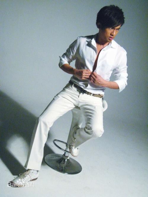 苏有朋(Alec Su)为创维手机拍摄宣传照图册