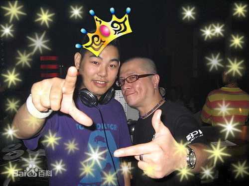 罗百吉(Lo, Jerry)和歌迷合影壁纸壁纸