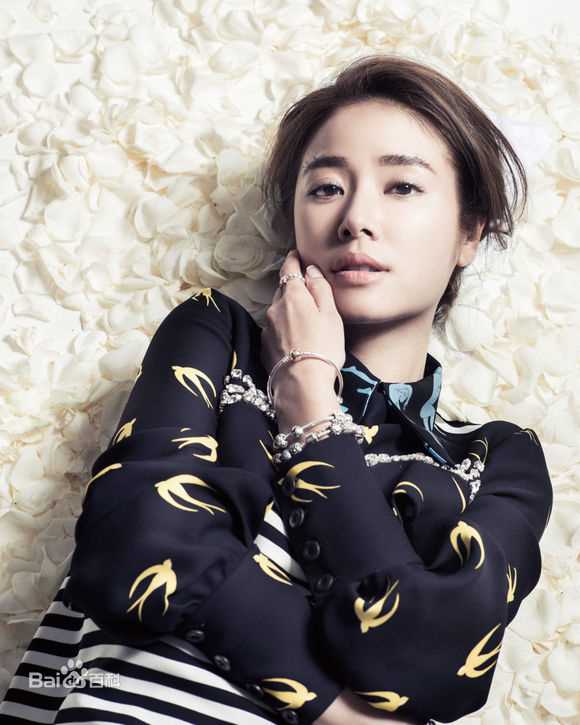 林心如(Ruby Lin)Harper's Bazaar素颜照相册