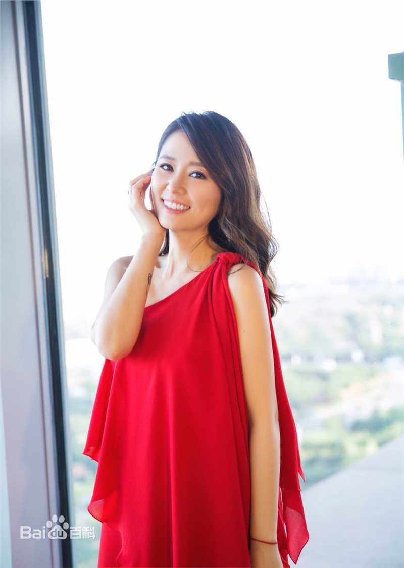 林心如(Ruby Lin)20160909芭莎明星慈善夜性感图片壁纸