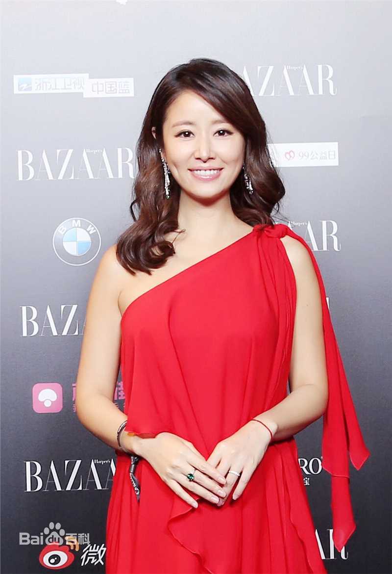 林心如(Ruby Lin)20160909芭莎明星慈善夜性感图片壁纸