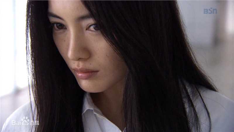 仲间由纪惠(仲間由紀恵、なかま ゆきえ)在《Mr.Brain》饰 秋吉佳奈子中的