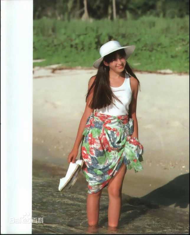 宫泽理惠(宫沢りえ、Rie Miyazawa)Pour Amitie,1989图片图集万佳直播吧