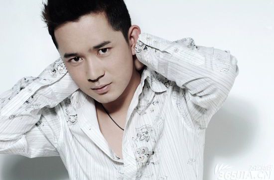 《阿穆隆》封面图片