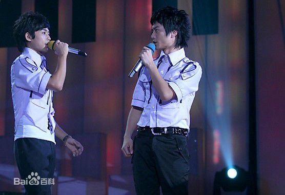 高清陆虎(L.T.)在《快乐男声》比赛照中的图集