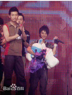 高清陆虎(L.T.)在《快乐男声》比赛照中的图集