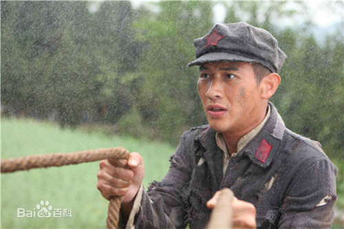 张殿伦十送红军素颜照壁纸