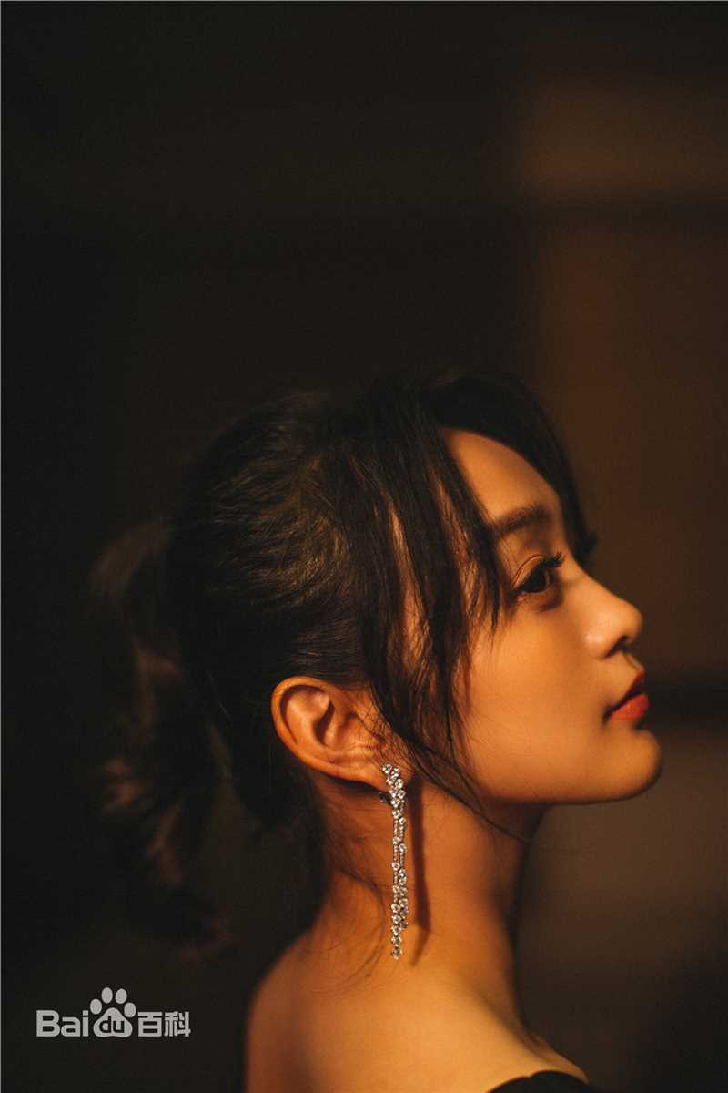 何泓姗(Viva)时尚活动素颜照相册