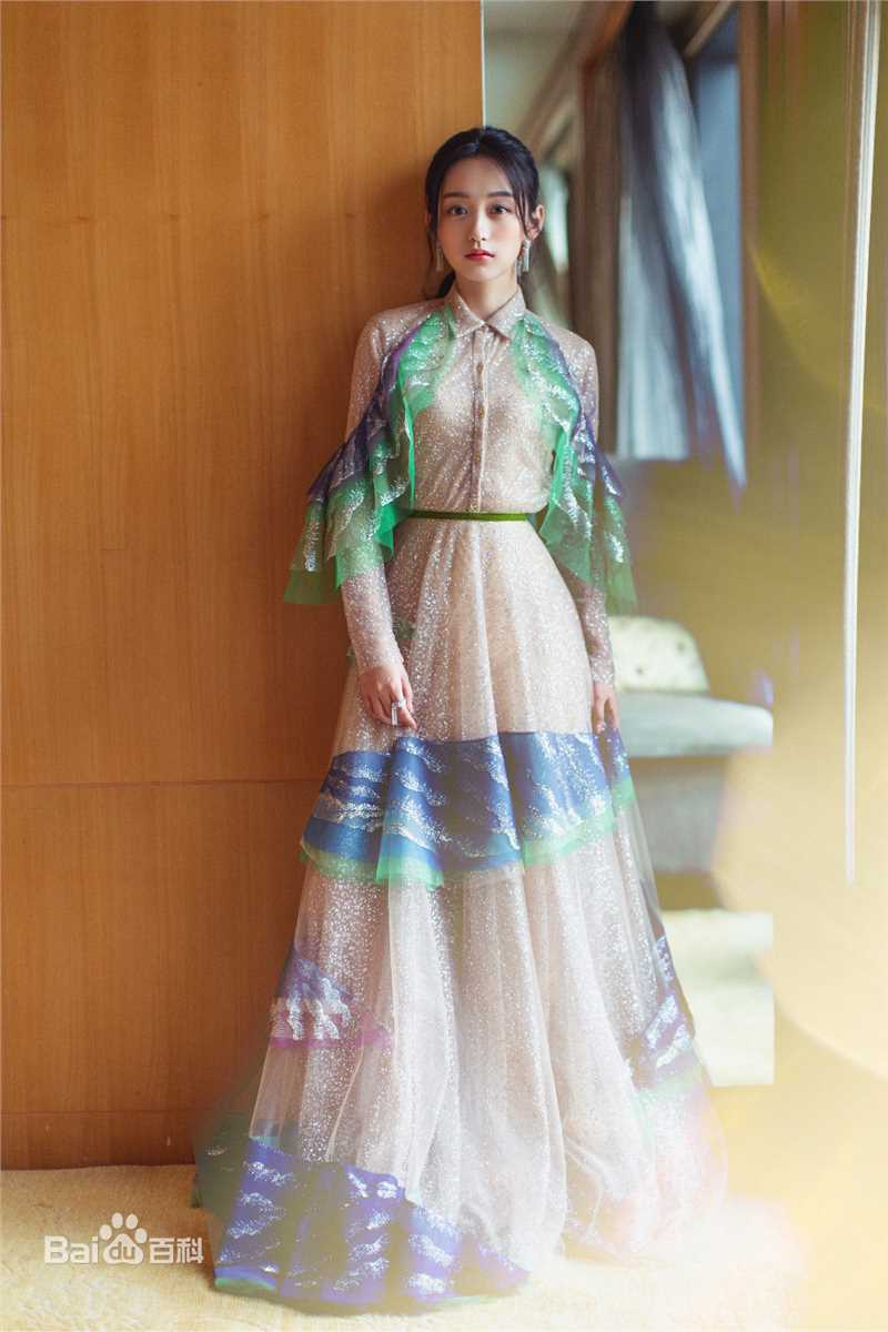 何泓姗(Viva)生活照前后照片