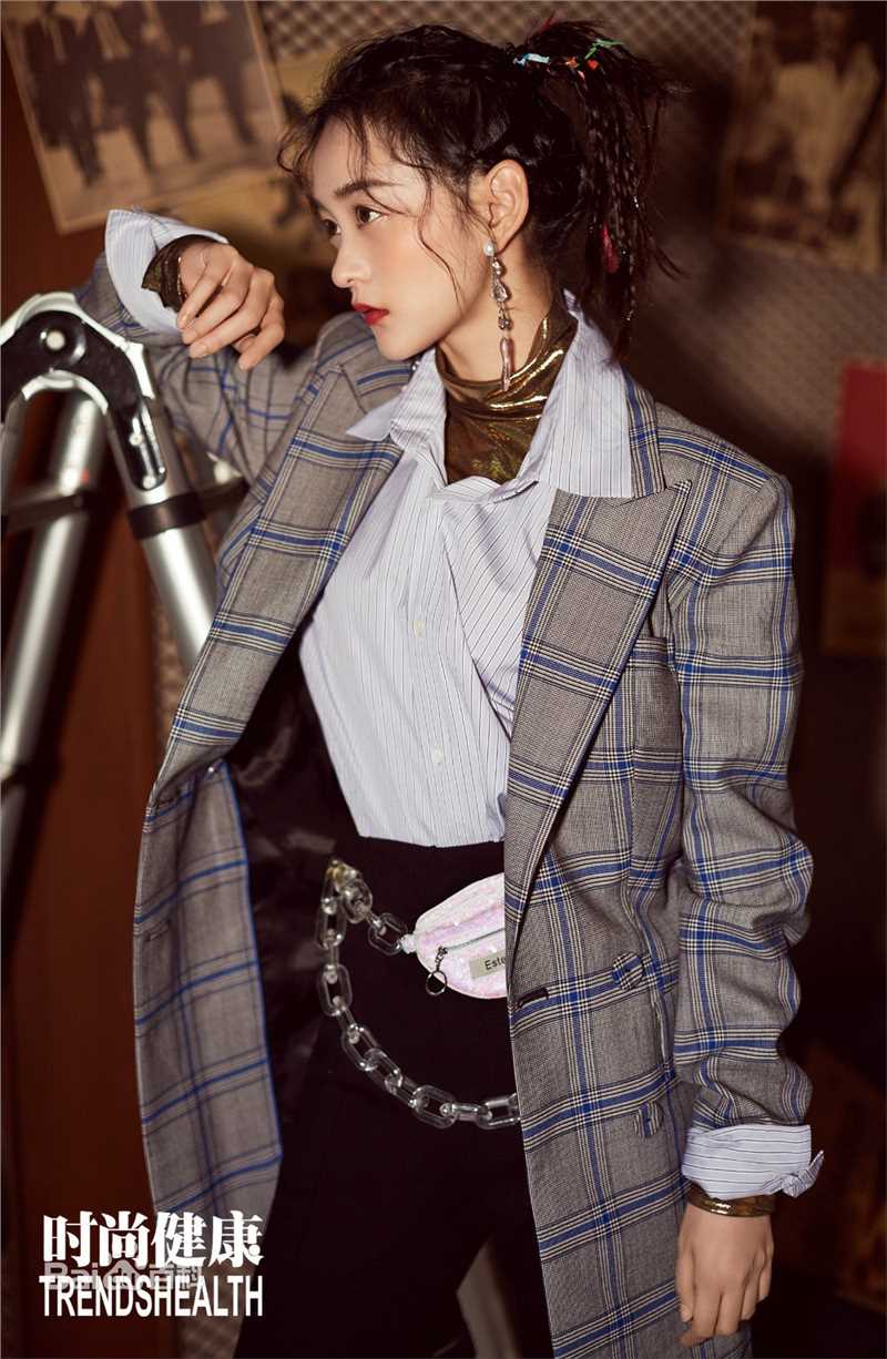 何泓姗(Viva)生活照前后照片