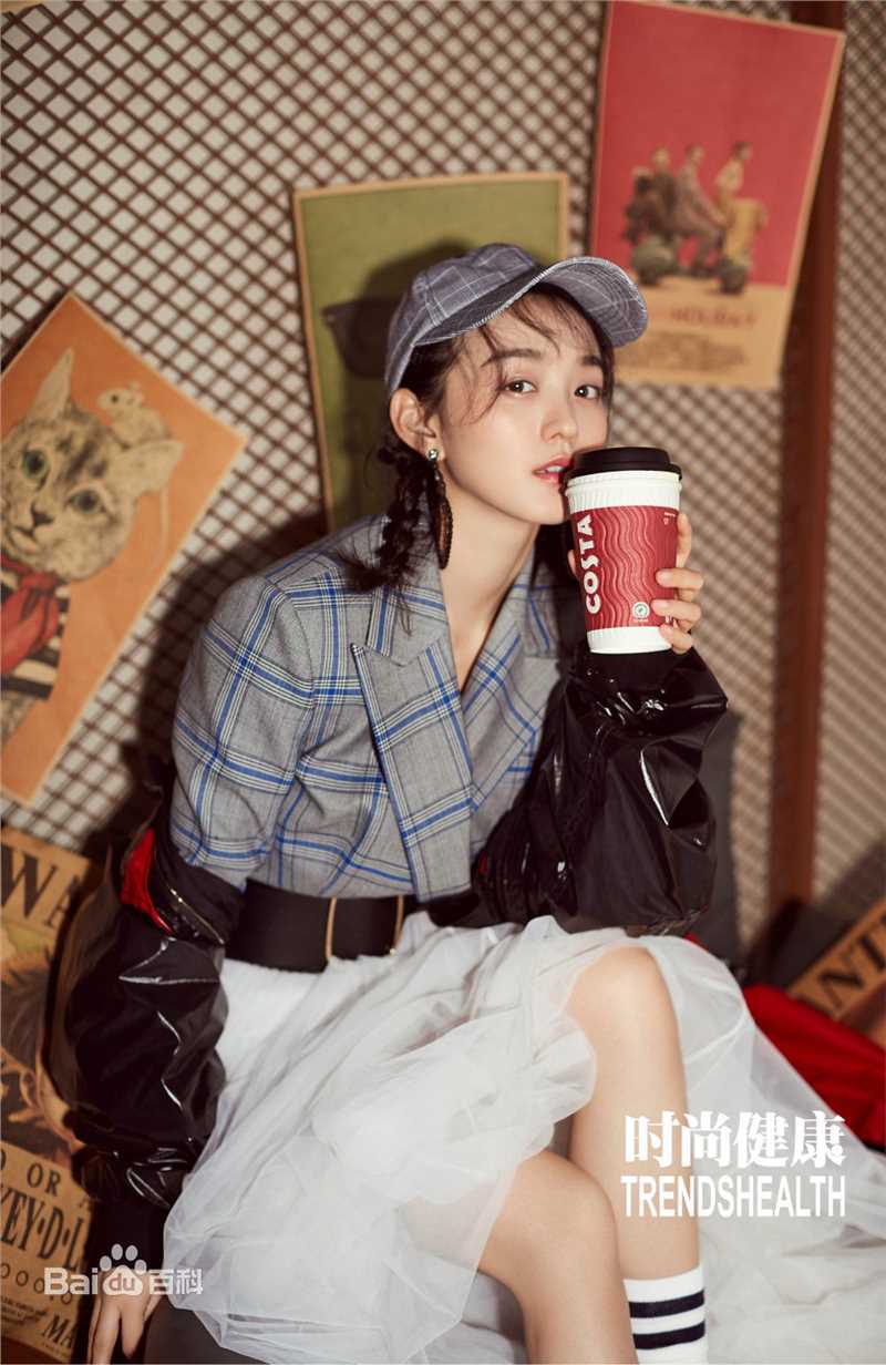 何泓姗(Viva)生活照前后照片