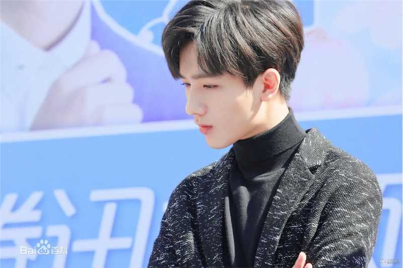 李宏毅活动照图片图册