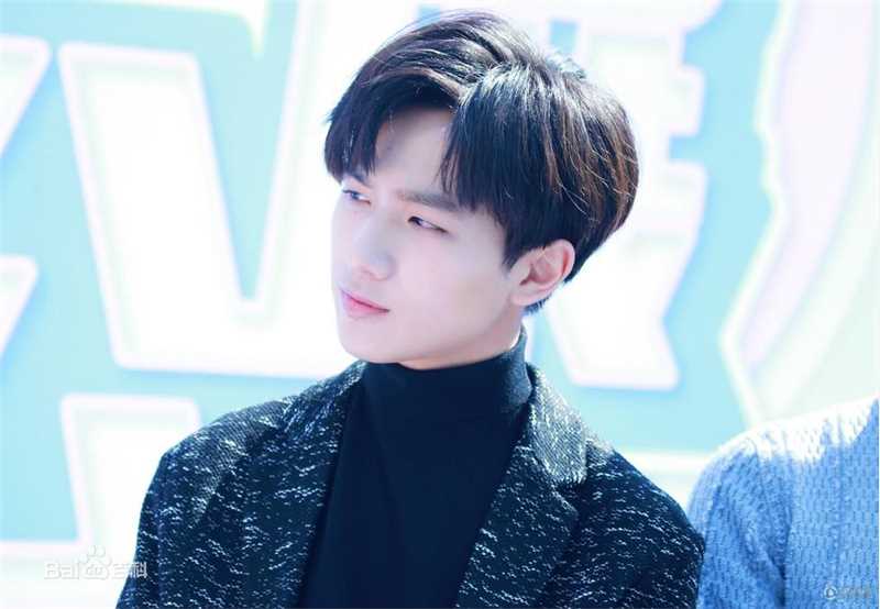 李宏毅活动照图片图册