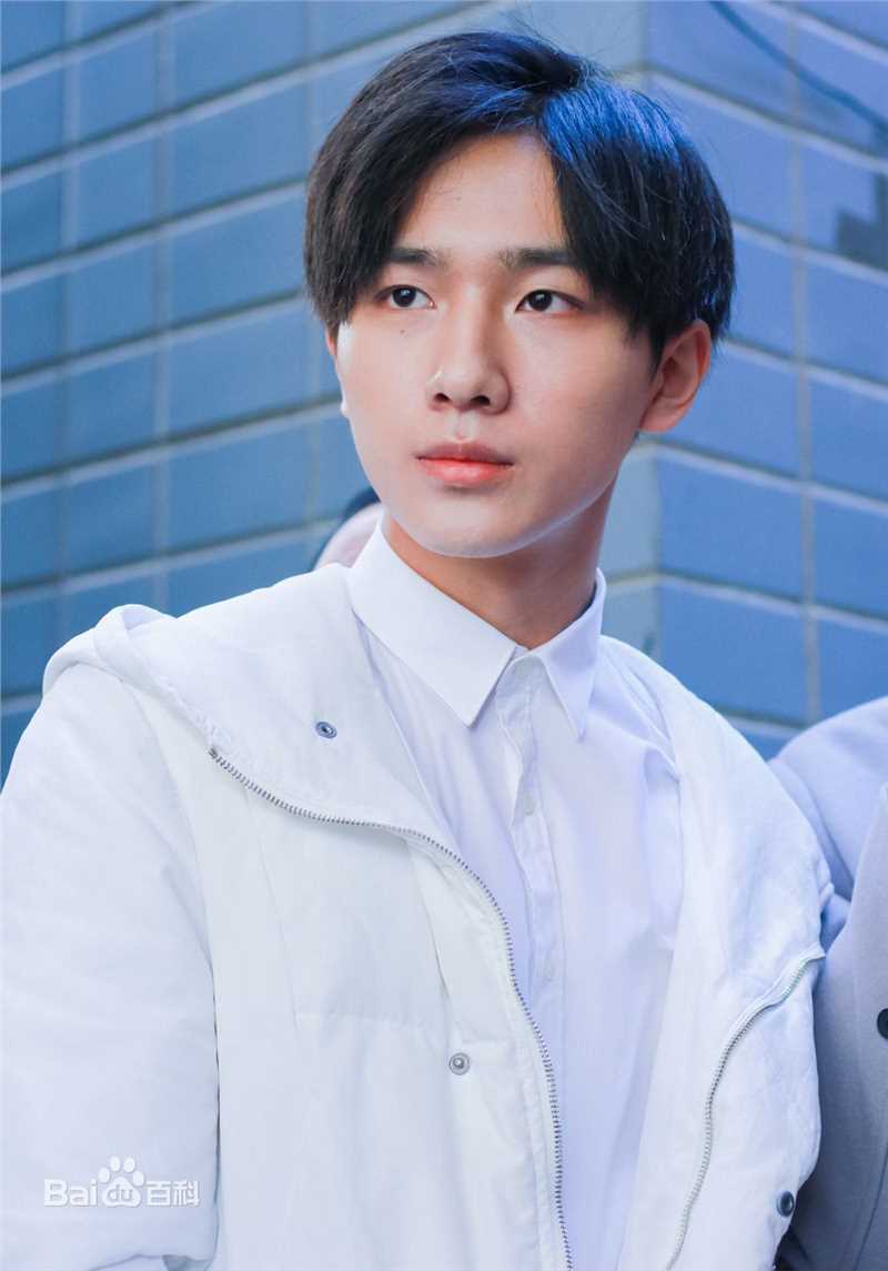 李宏毅活动照图片图册