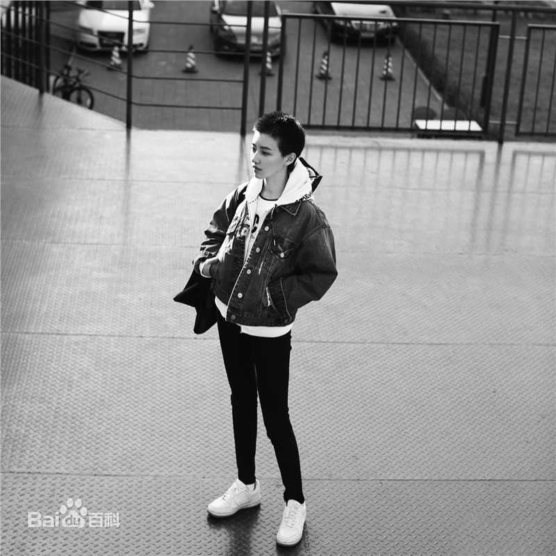 王鹤润(Rain)复古街拍前后照片