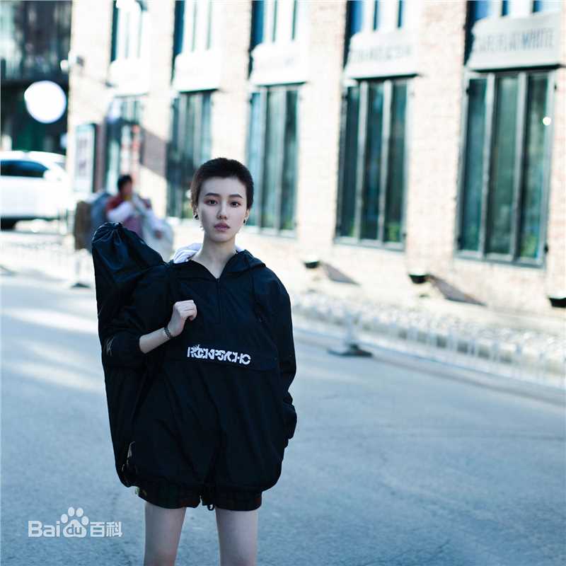 王鹤润(Rain)复古街拍前后照片