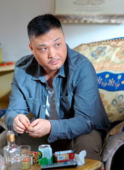 马光泽在《幸福追击》饰演严小峥最新剧照