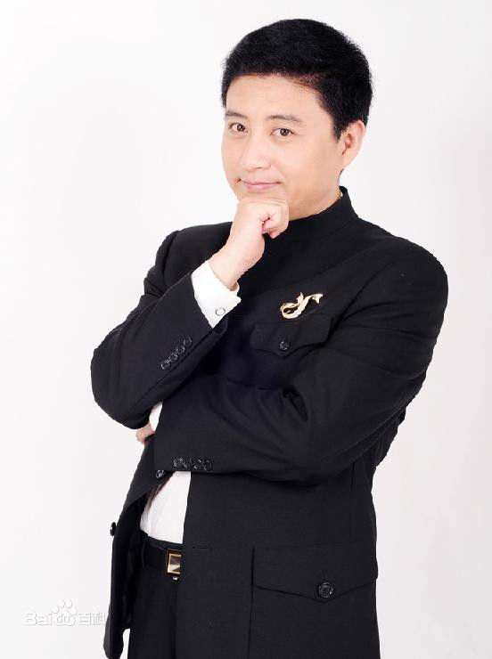 周炜军装照及个人照素颜照相册