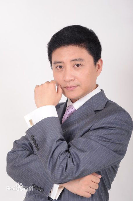 周炜军装照及个人照素颜照相册