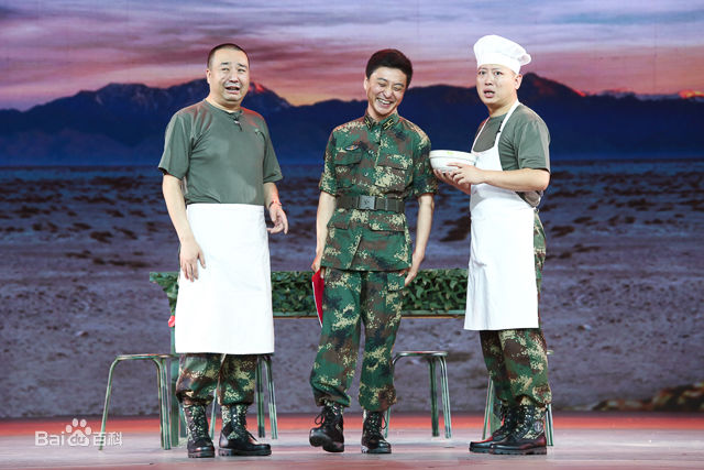 周炜第十届全军文艺汇演演出照前后照片