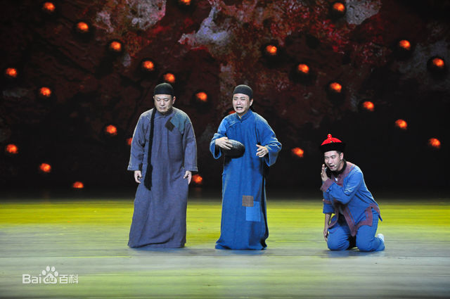 周炜第十届全军文艺汇演演出照前后照片