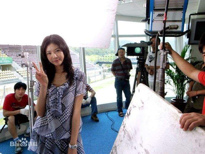 宋汶霏(vionn.song)生活照素颜照壁纸